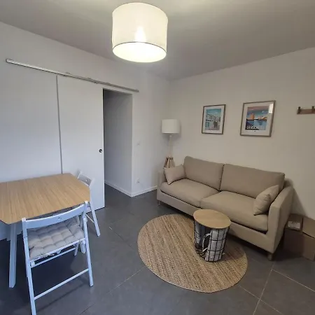 Апартаменты Mooney, 2 Rooms, Wi-fi, Garden Terrace Ла-Рошель