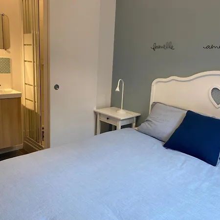 Mooney, 2 Rooms, Wi-fi, Garden Terrace * La Rochelle (Charente-Maritime)
